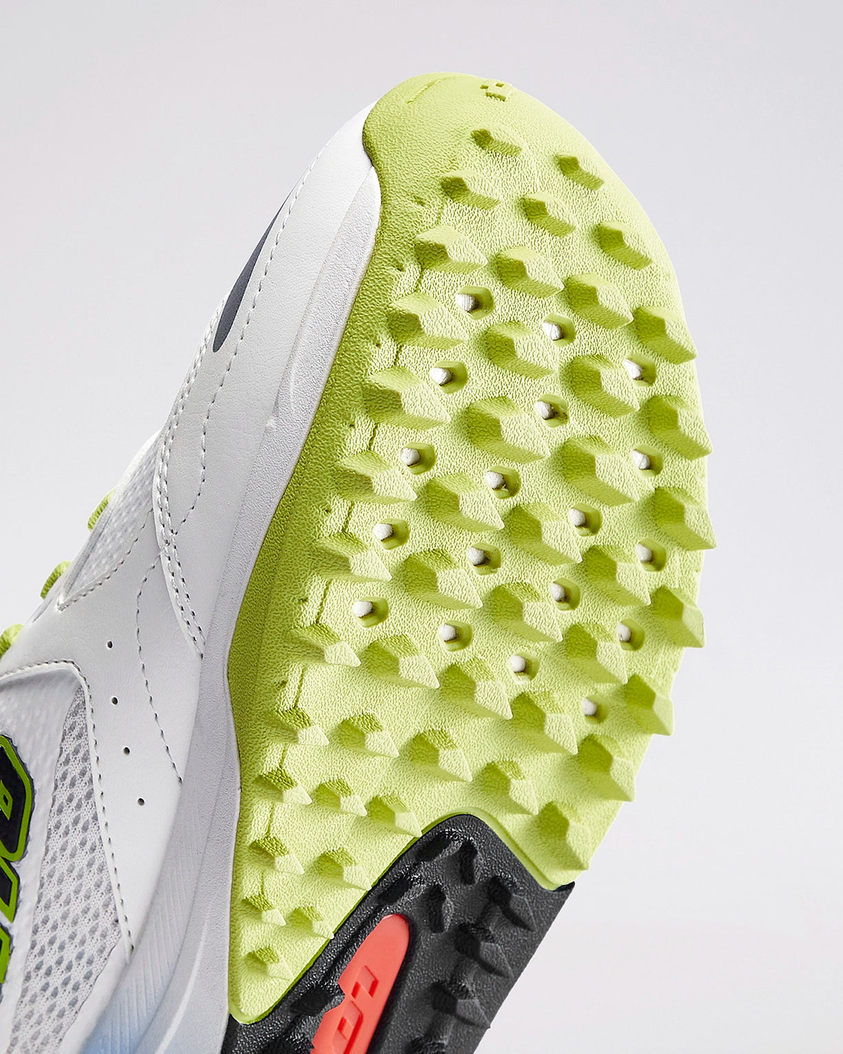 Lotto Blaze Hit Blizzard Spikeless Cricket Shoes